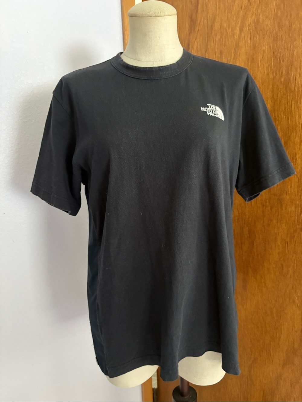 THE NORTH FACE x SACAI sz S Navy Blue Short Sleeve Tee Tshirt Size Zippers Faded